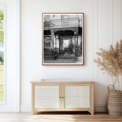 1827 Residence in Savannah, GA: Historic Architecture Photo