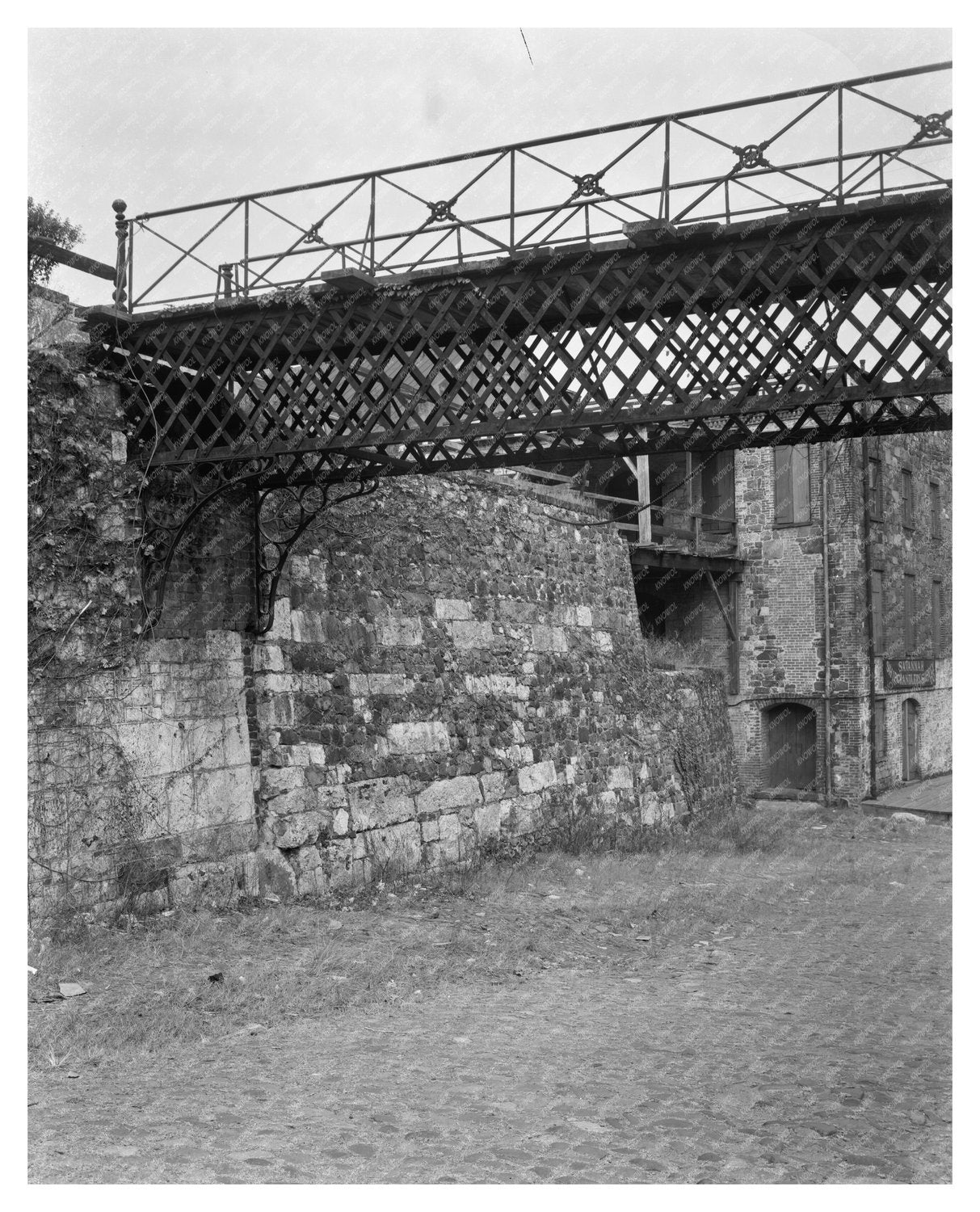 Vintage Savannah Architecture Photo, Chatham County 1900s