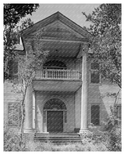 Vintage Doorway in Haddock, Georgia - 20th Century Architect