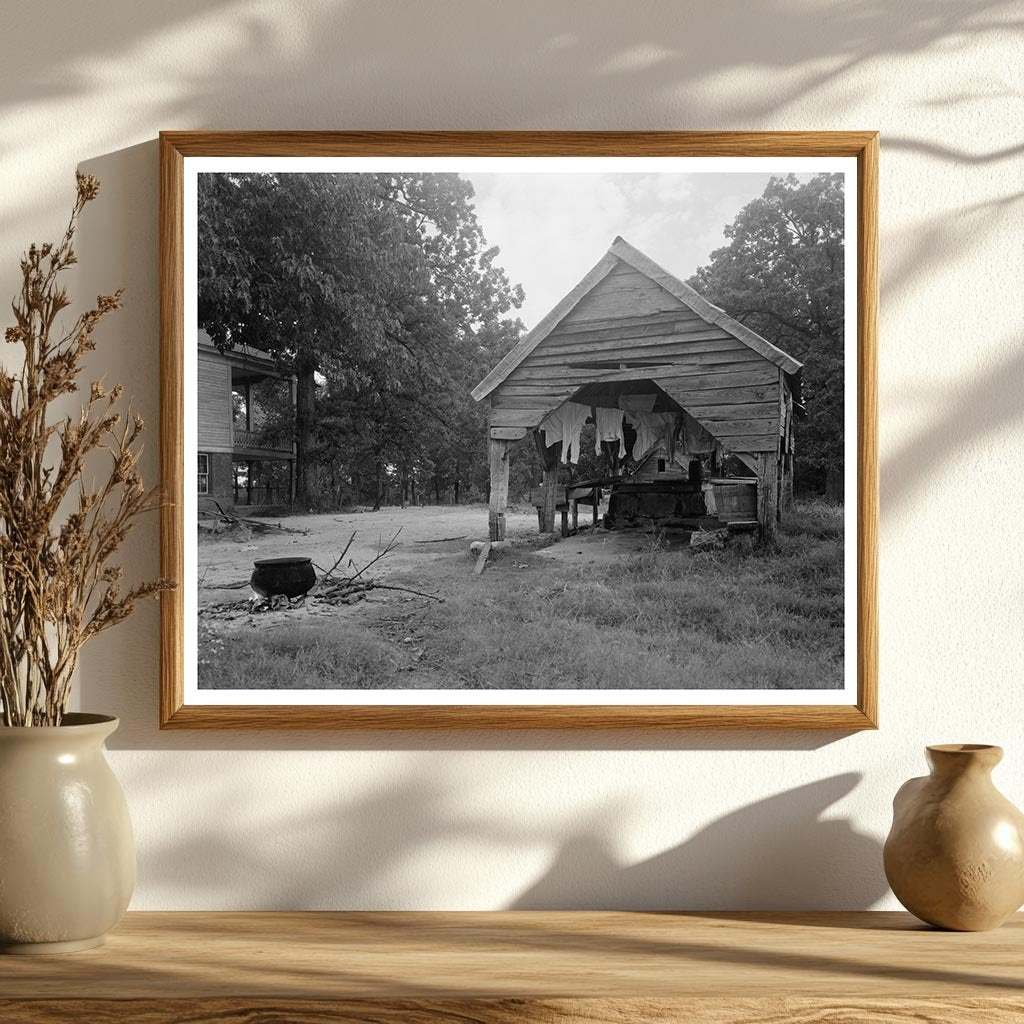 Vintage Well House in Washington, GA - Early 20th Century