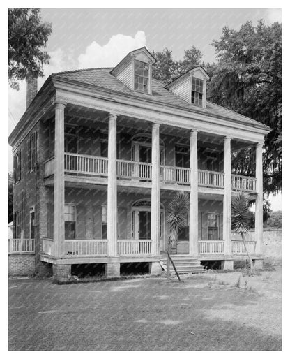 1830 Structure in Convent, LA: Historical Architecture