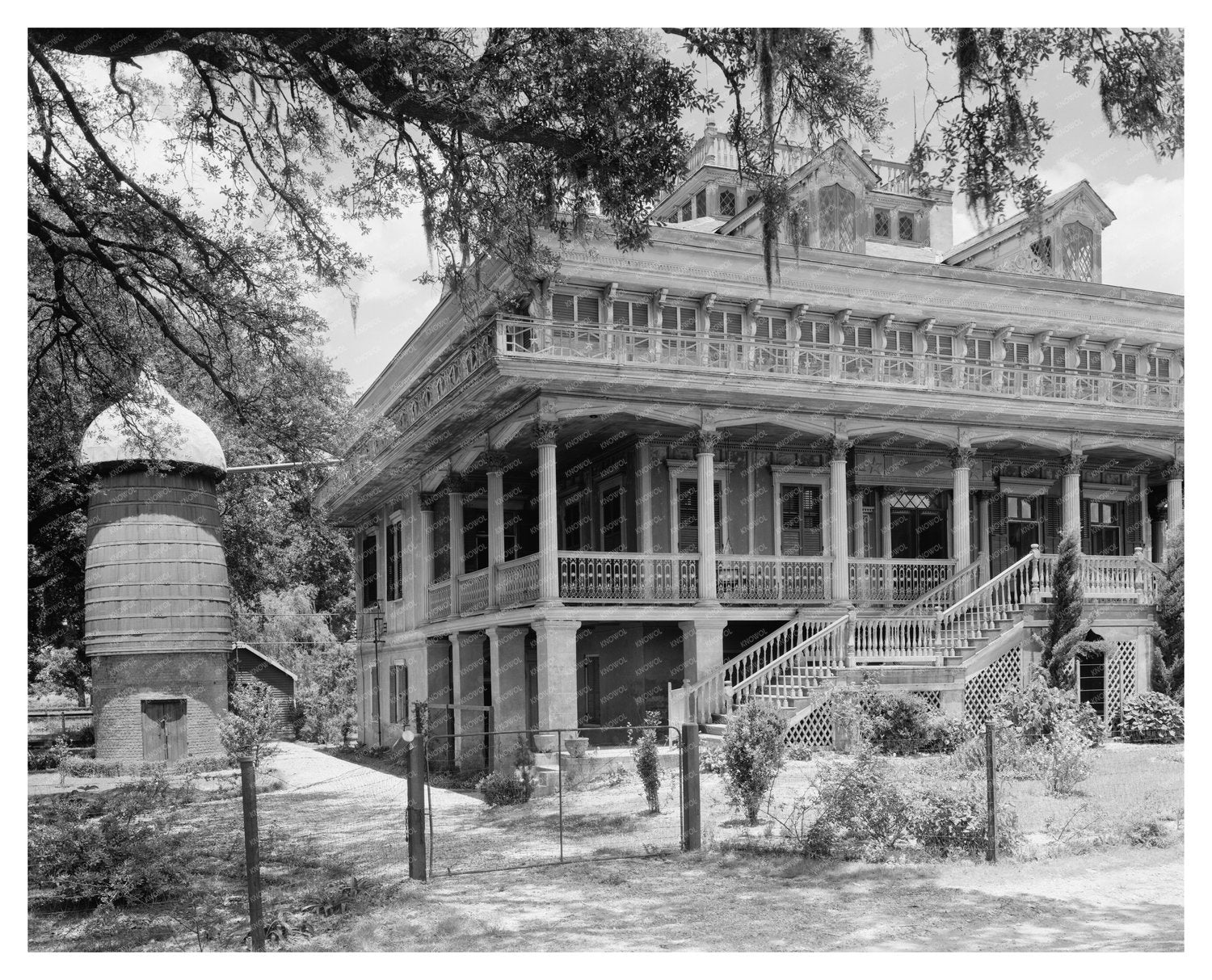 Steam Boat Gothic Architecture in Reserve, LA (1849-1850)