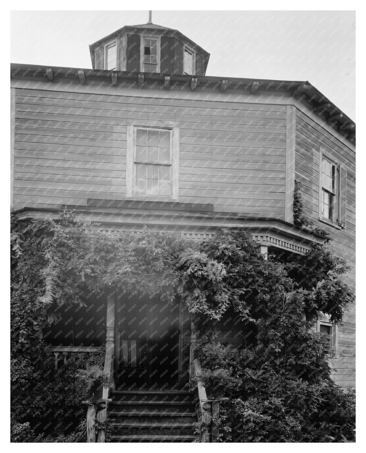 Hexagonal Building in Swansboro, NC - Mid 20th Century
