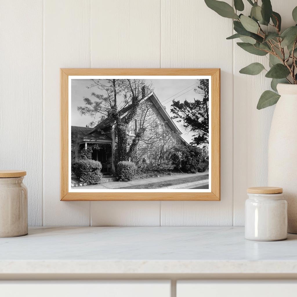Vintage House in Beaufort, NC - Carnegie Survey 20th Century