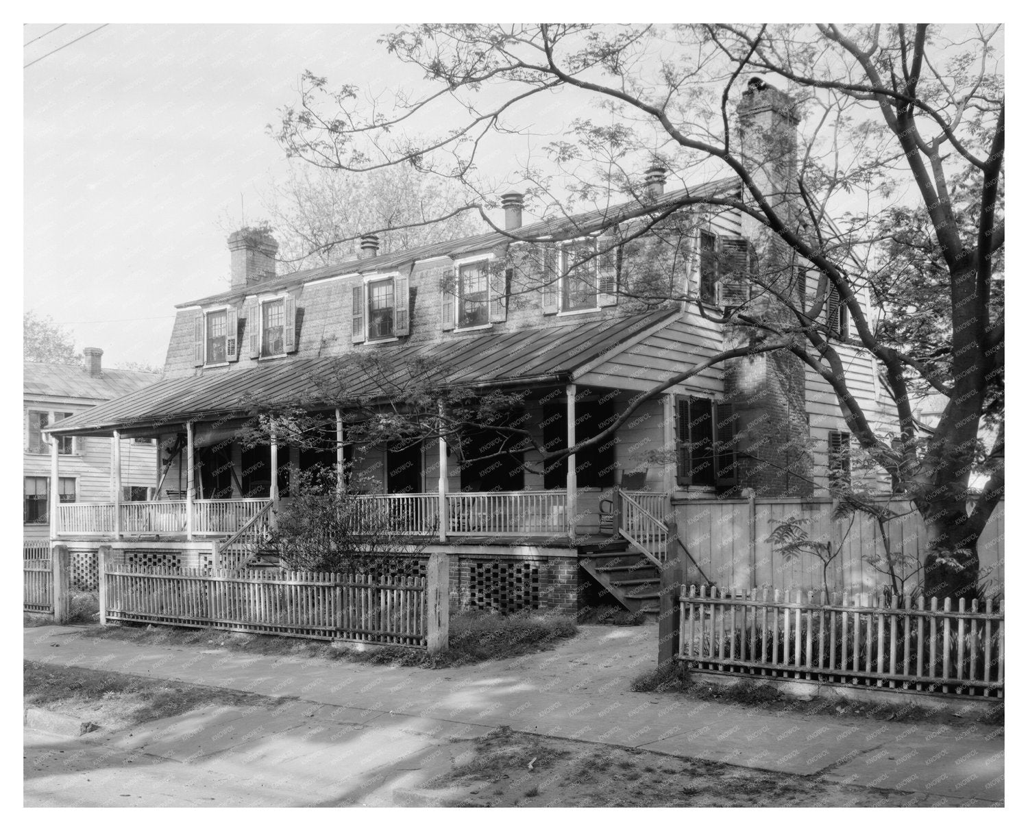 Gambrel-Roofed Home in New Bern, NC, 19th Century