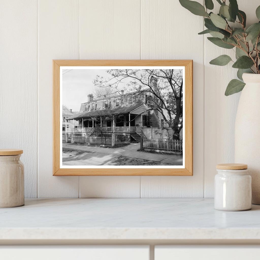 Gambrel-Roofed Home in New Bern, NC, 19th Century