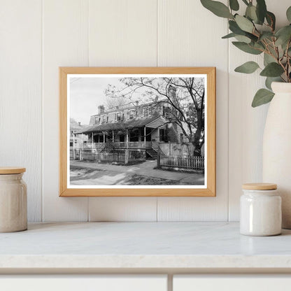 Gambrel-Roofed Home in New Bern, NC, 19th Century