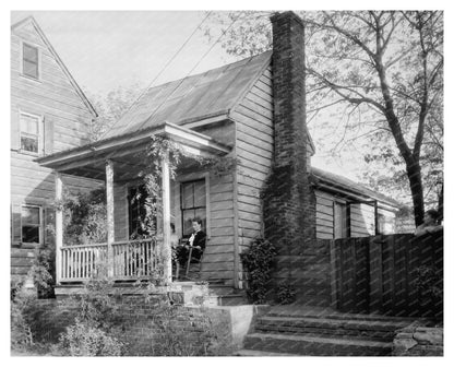 Vintage Wooden House in New Bern, NC - Late 19th Century