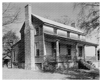 Historic House in Elmwood, NC - Early 20th Century