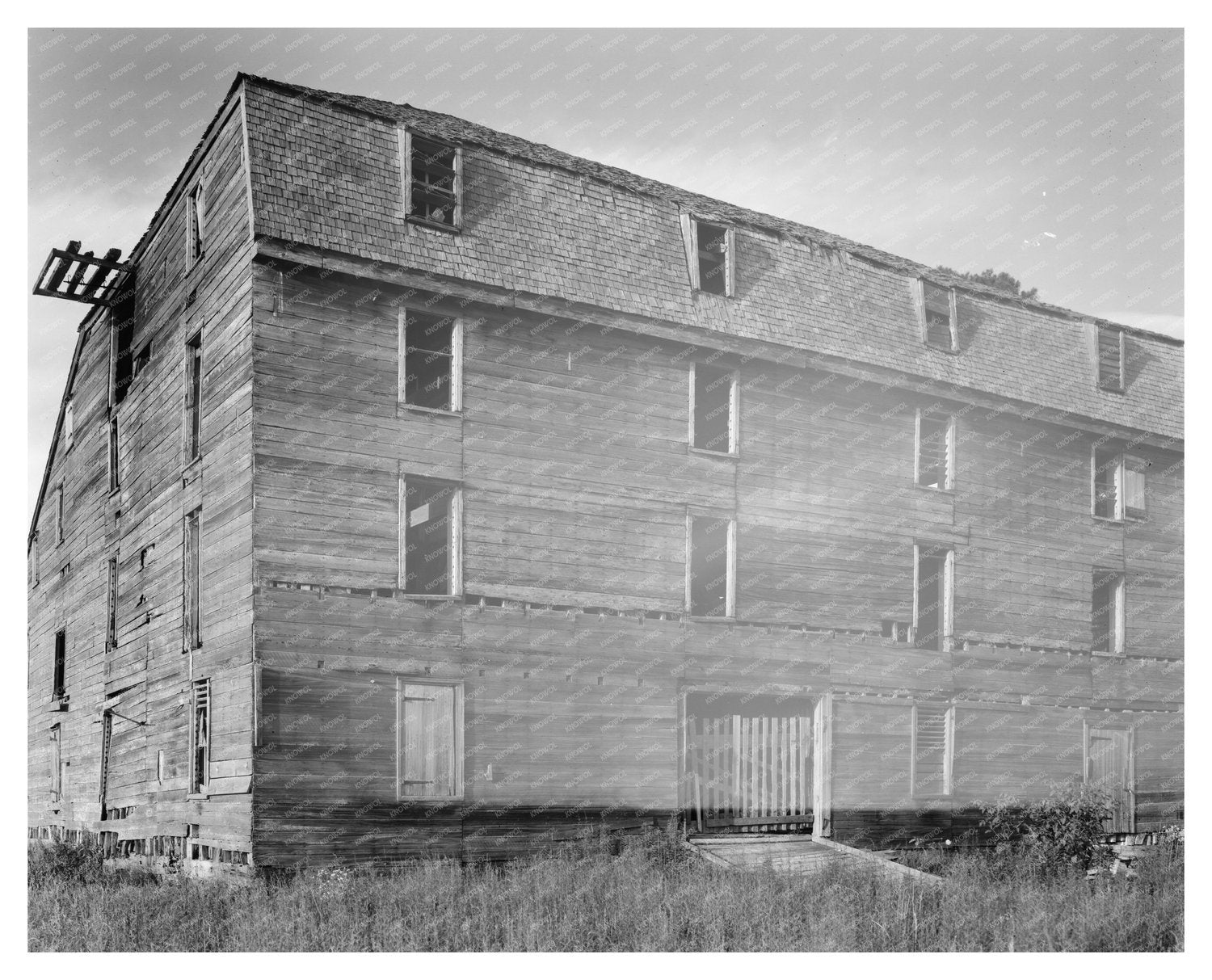 Somerset Grainary, Lake Phelps, NC, 1800 - Vintage Photo
