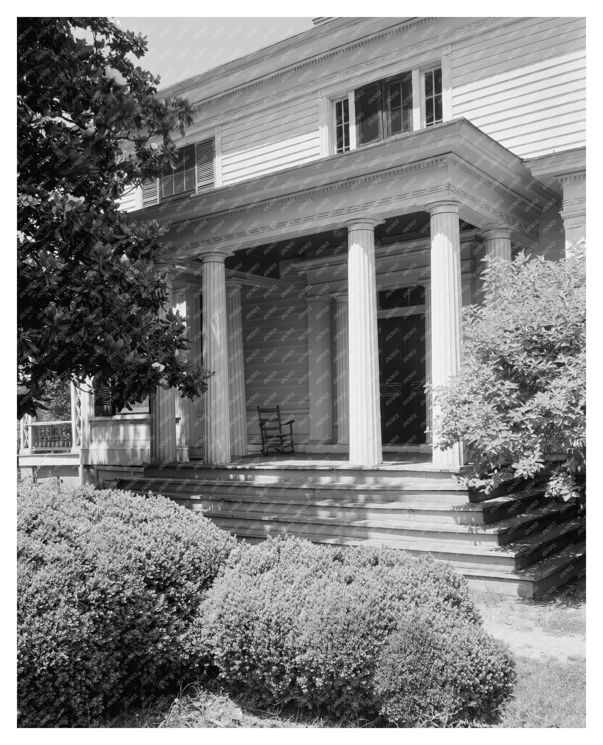 Vintage Residence in Warrenton, NC - Mid 20th Century