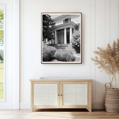 Vintage Residence in Warrenton, NC - Mid 20th Century