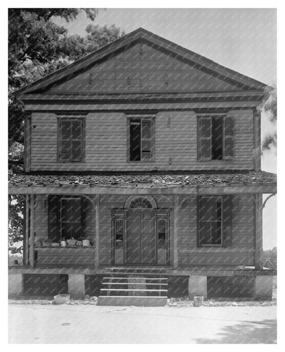 Historic House in Warrenton, NC, 1830 Photo Archive