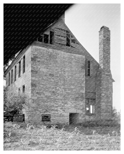 Abandoned Building in Warrenton, NC - Mid 20th Century