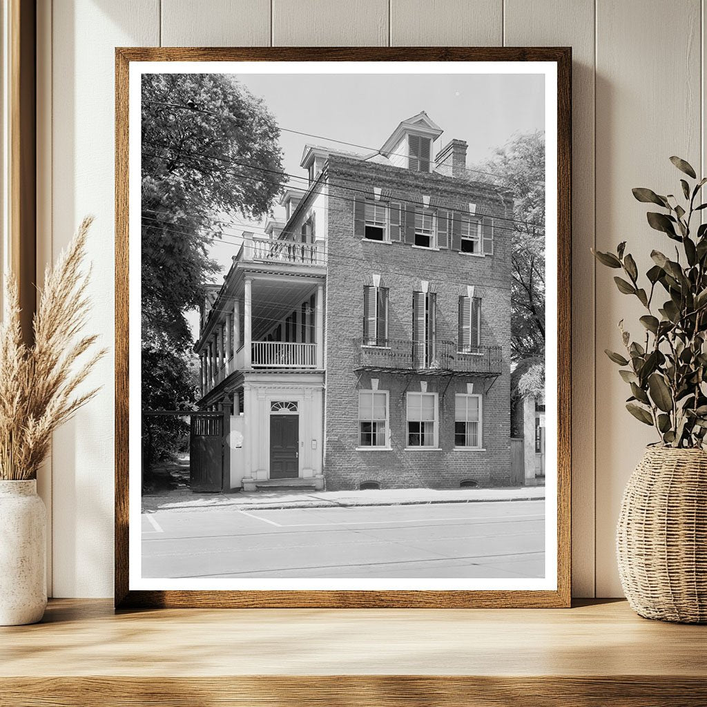 Historic Building in Charleston, SC - 1800 Architecture