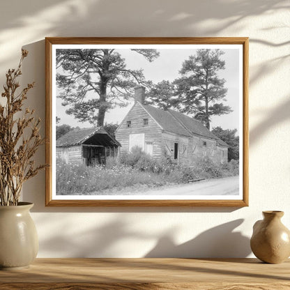 Wooden Building in Lee Mont, VA - 20th Century Architecture