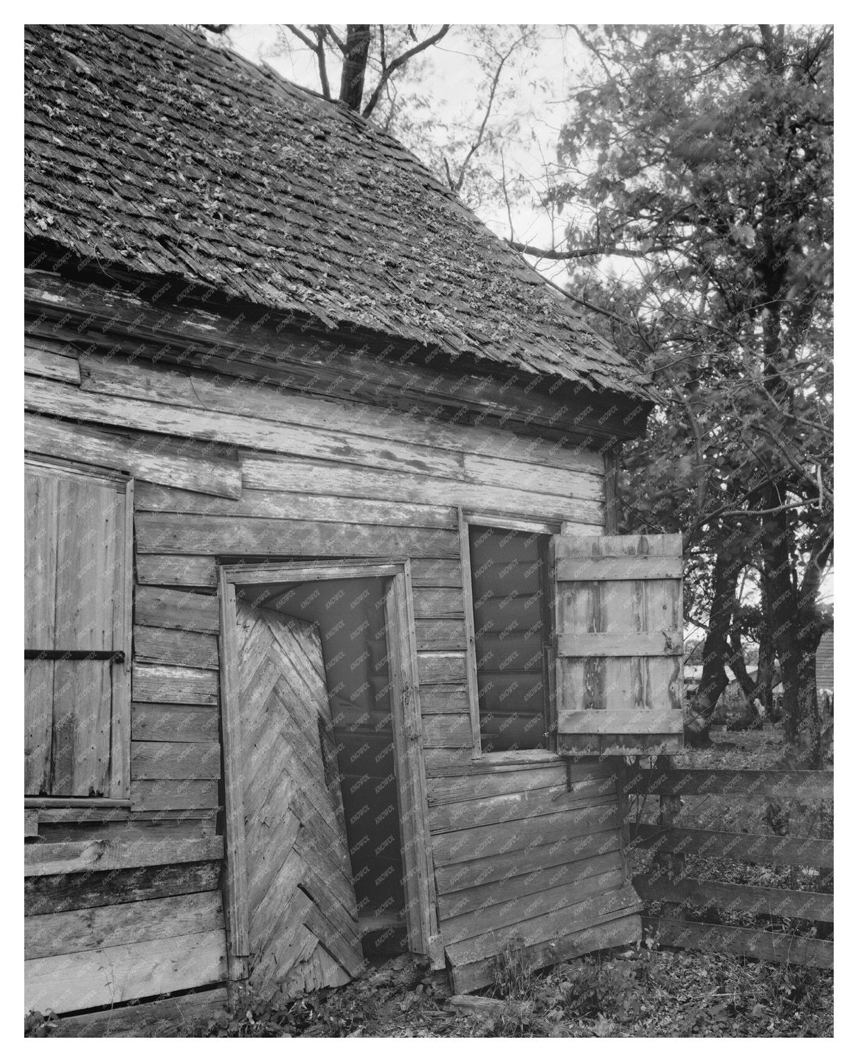 Vintage Wood Building in Short Pump, VA, 20th Century