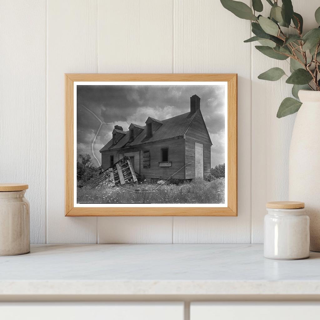 Vintage Wooden Building in Albemarle County, VA, 20th Centur