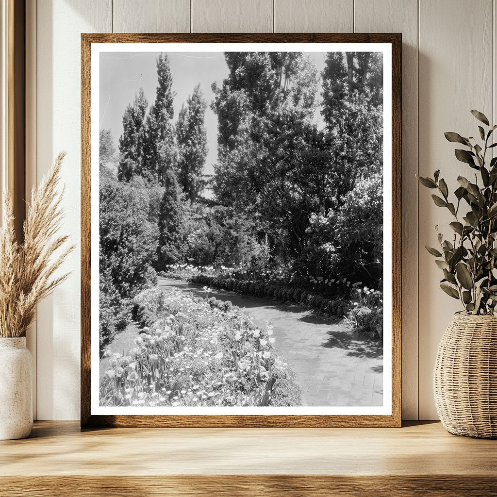 Greenwood, VA Gardens - Vintage Photo from 1900s