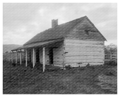 Historic 1760 Log Cabin in Fincastle, Virginia