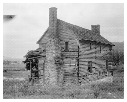 1950s Vintage Log House in Fincastle, Virginia