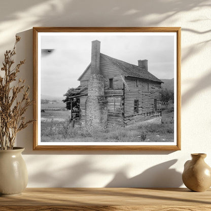 1950s Vintage Log House in Fincastle, Virginia