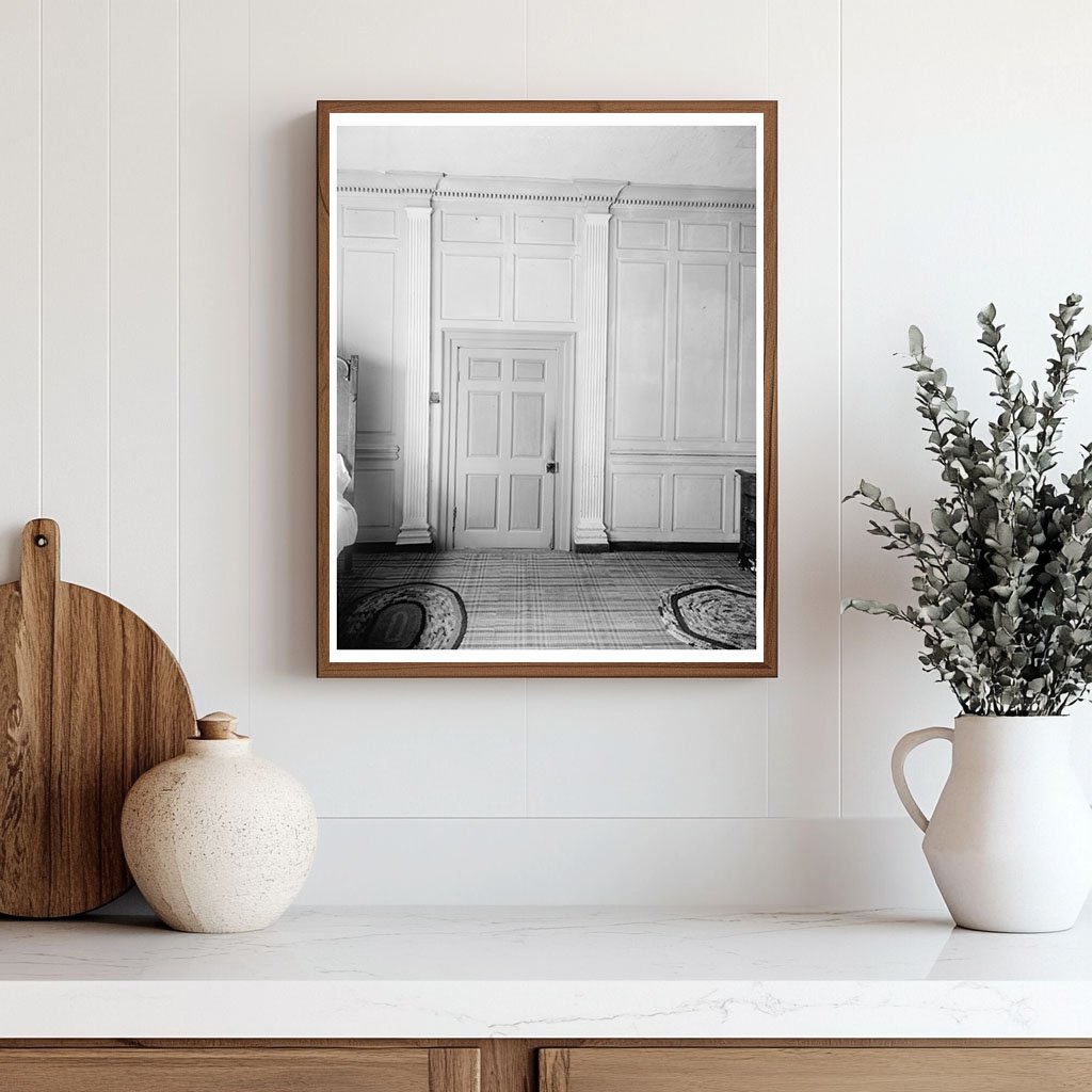 Historic Building in Weyanoke, VA 1730 - Vintage Photo