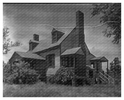 Midlothian Pike, Chesterfield County, VA - 20th Century Home