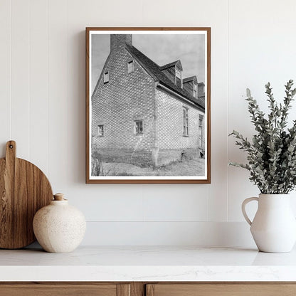 Vintage Home in Newton, Virginia - Early 1900s Architecture