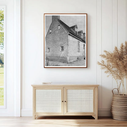 Vintage Home in Newton, Virginia - Early 1900s Architecture