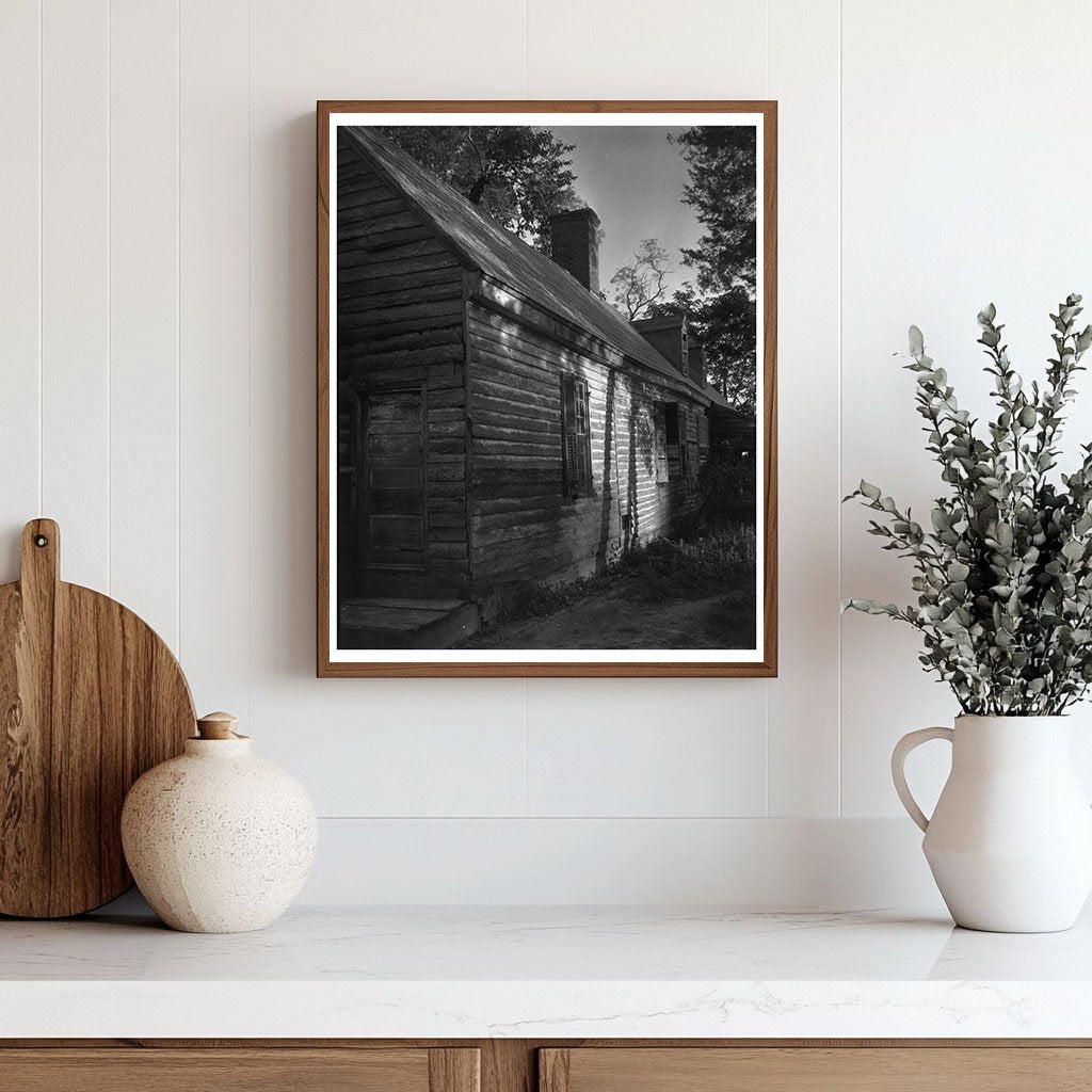 Vintage Wooden House in Piping Tree, VA - 19th Century