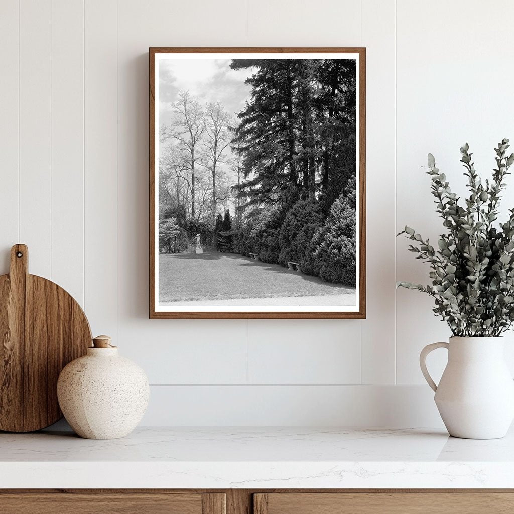 Vintage Leesburg, VA Gardens Photo from 20th Century