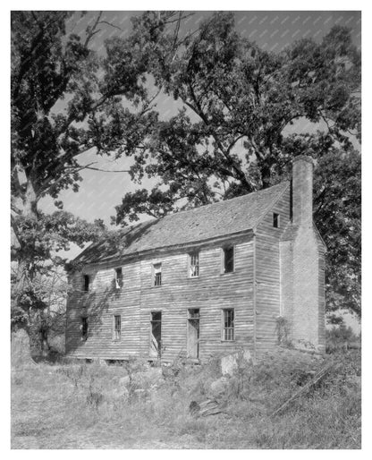 Vintage Wooden Building in Trevilians, VA - Mid-20th Century