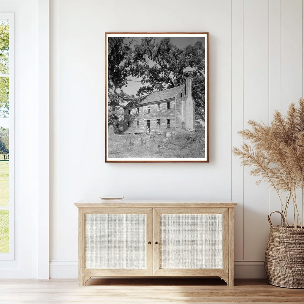 Vintage Wooden Building in Trevilians, VA - Mid-20th Century