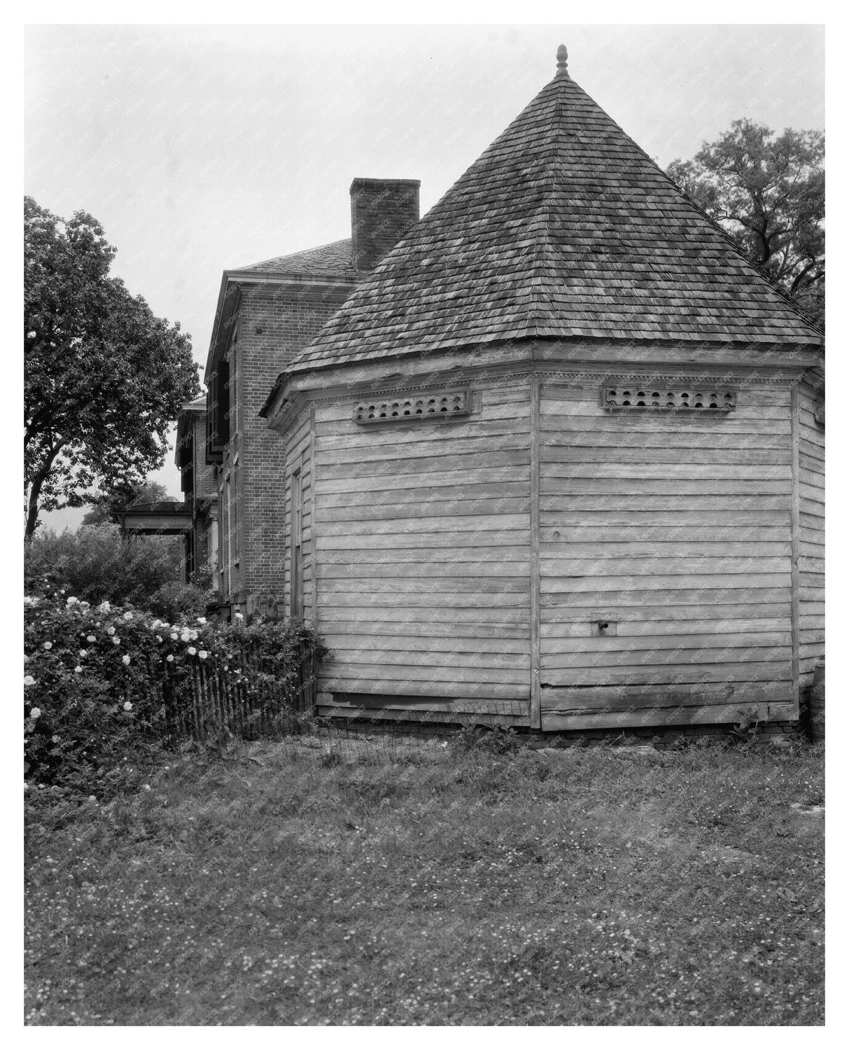 Historic Byrd Family Outbuilding, Prince George VA, 1800s