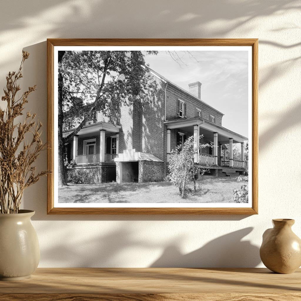 Vintage Farmhouse in Salem, VA - Early 1900s Photo