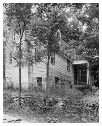 Historic House in Falmouth, VA - Early 20th Century Architec