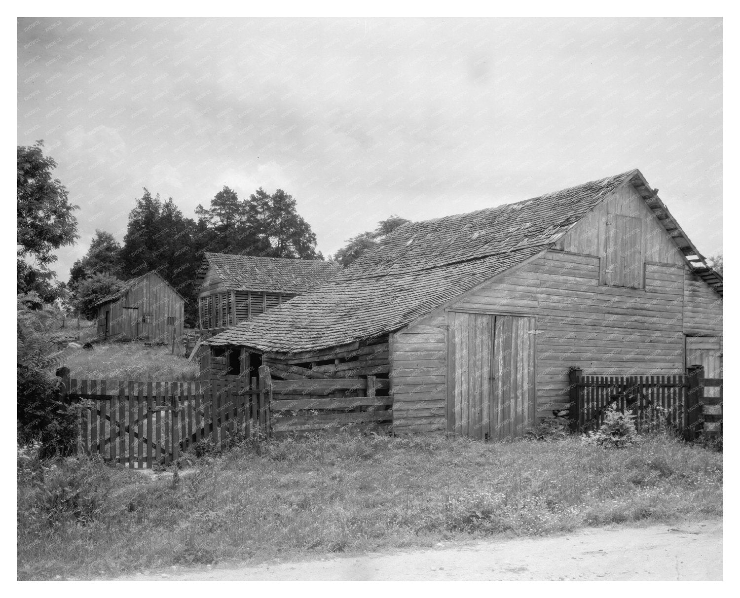 Vintage Falmouth, VA Architecture Photo from 20th Century