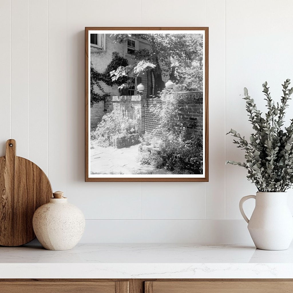 Vintage Garden Design in Fredericksburg, VA - 20th Century