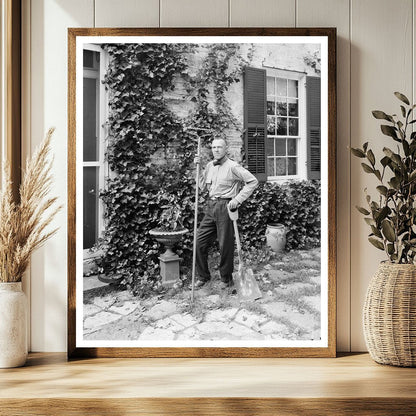 Fredericksburg VA Gardening Scene, Early 20th Century