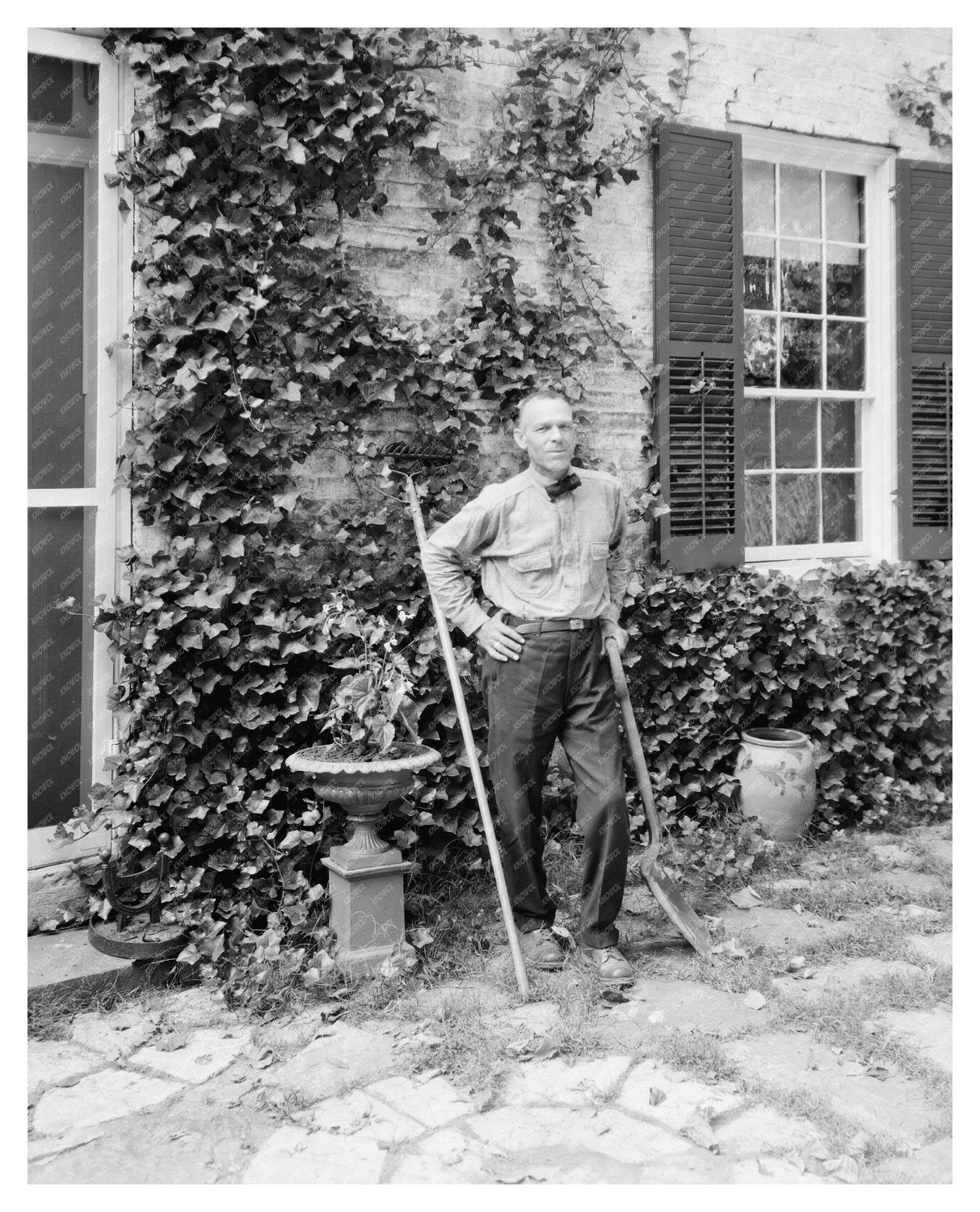 Fredericksburg VA Garden Scene 20th Century Photo