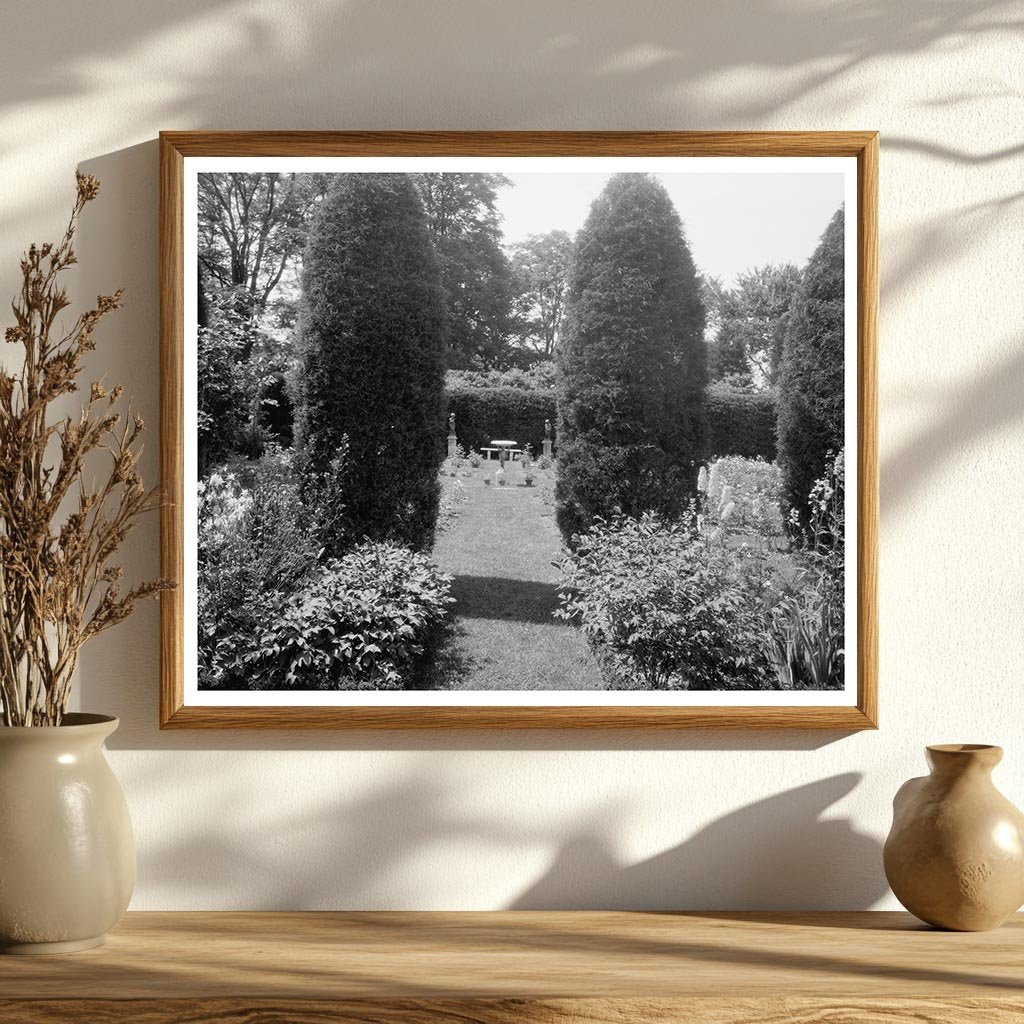 Restoration of Fredericksburg Estate, Virginia 20th Century