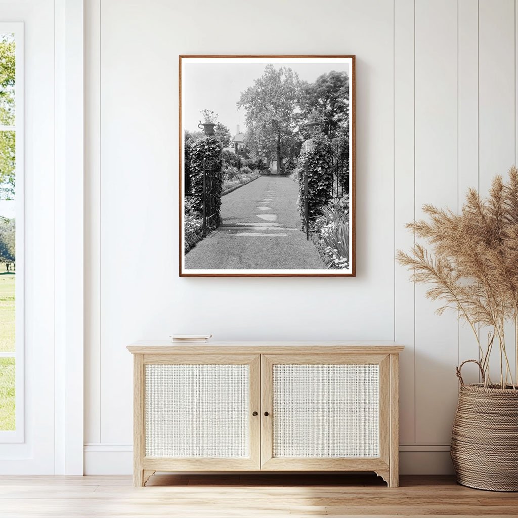 Historic Estate in Stafford County, VA - 20th Century Photo