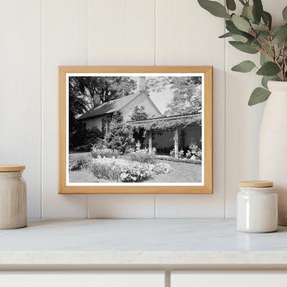 Historic Estate in Fredericksburg, VA - 20th Century Photo