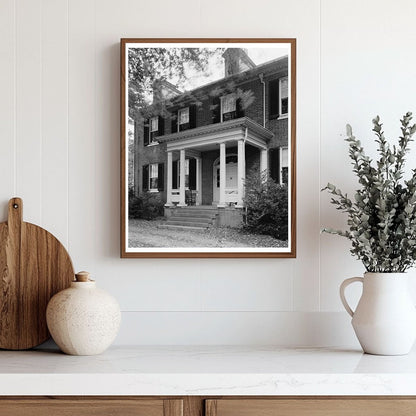 1822 Structure in Leesburg, Virginia - Historic Architecture