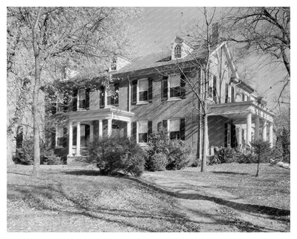 Historic Residence in Leesburg, VA, circa 1822