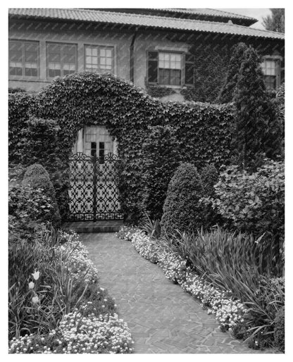 Early 1900s Garden Gates in Richmond, VA