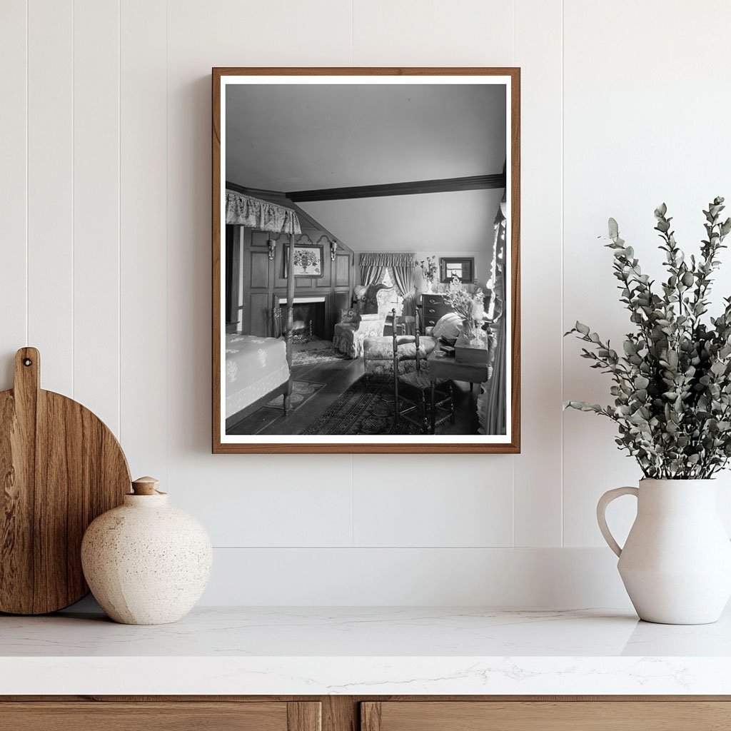 Middleburg VA Interior Scene, Early 20th Century