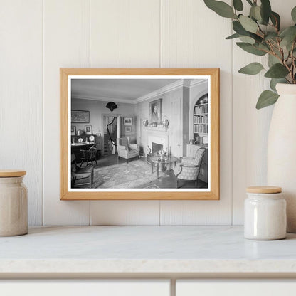 Vintage Alexandria Interior Photo, Virginia 1900s