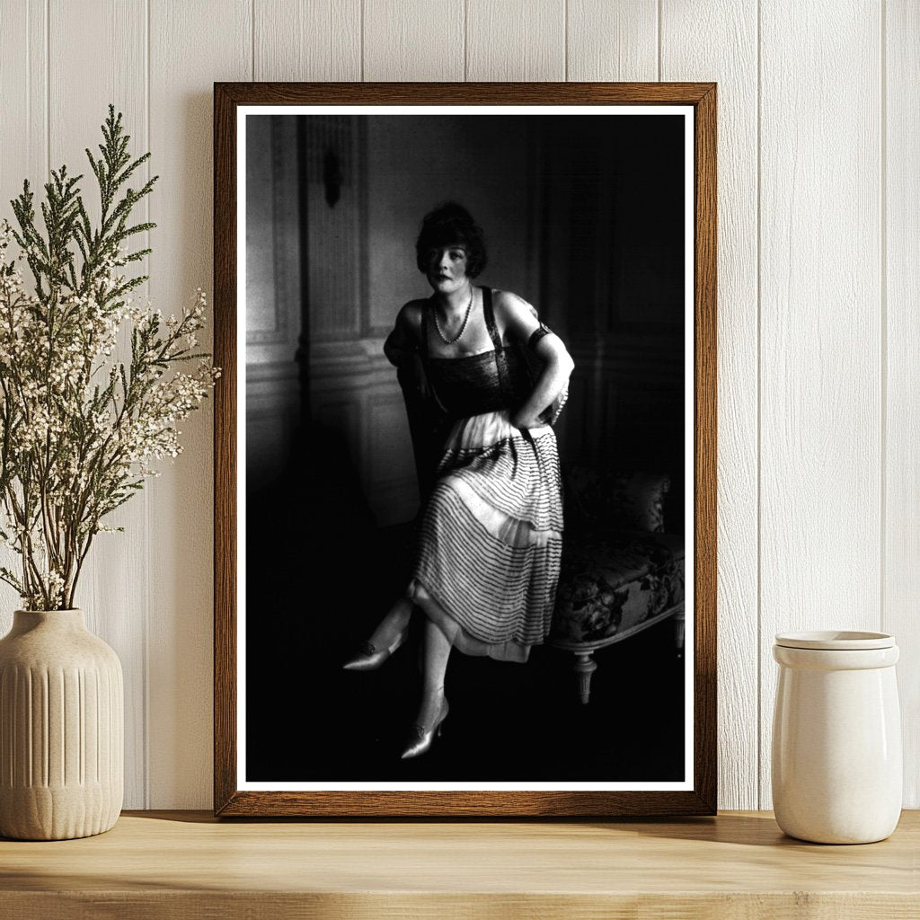 Elegant Spring Fashion: 1918 Model in Blooming Gown